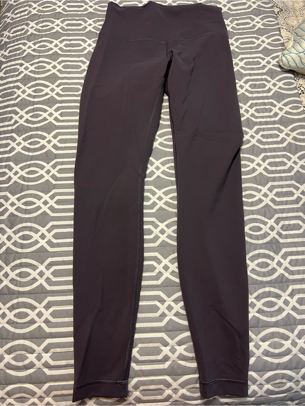 Lululemon Wunder Train High Rise 28 inch